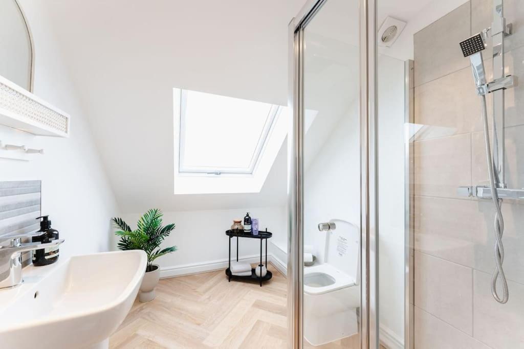 Boutique Apartment - Mazerystays Exley Buitenkant foto
