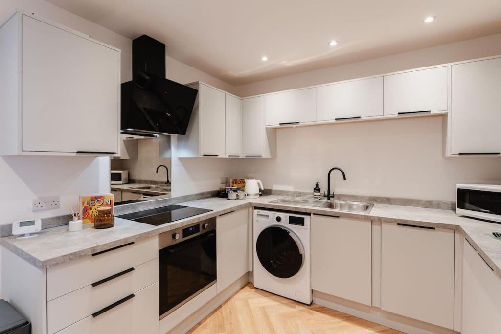 Boutique Apartment - Mazerystays Exley Buitenkant foto